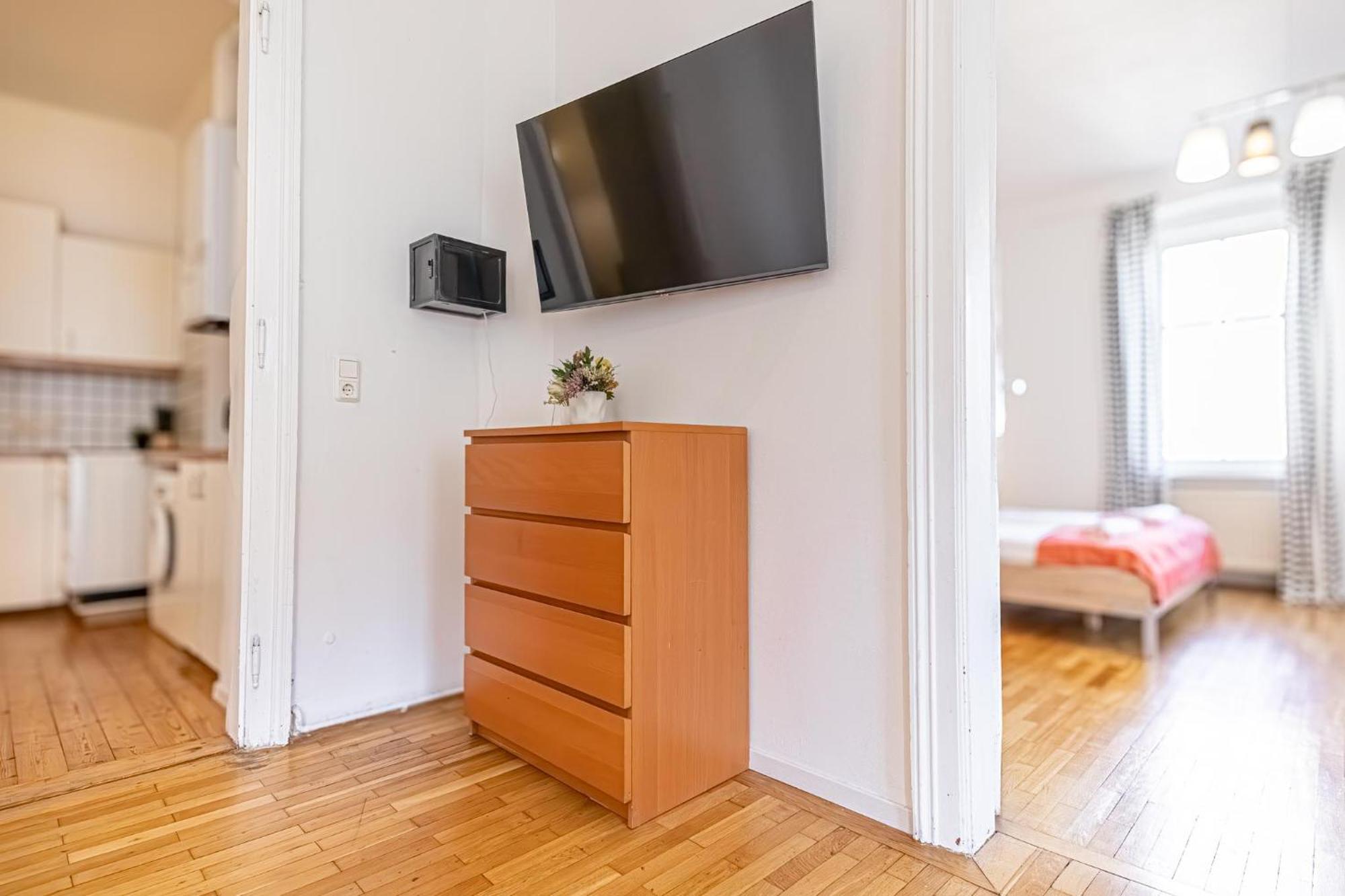 Simple Apartment Near Wiener Stadthalle エクステリア 写真