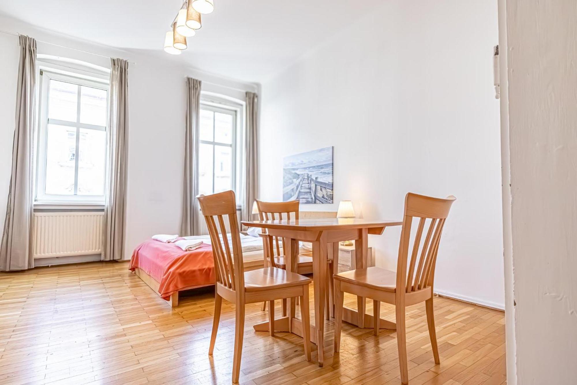 Simple Apartment Near Wiener Stadthalle エクステリア 写真