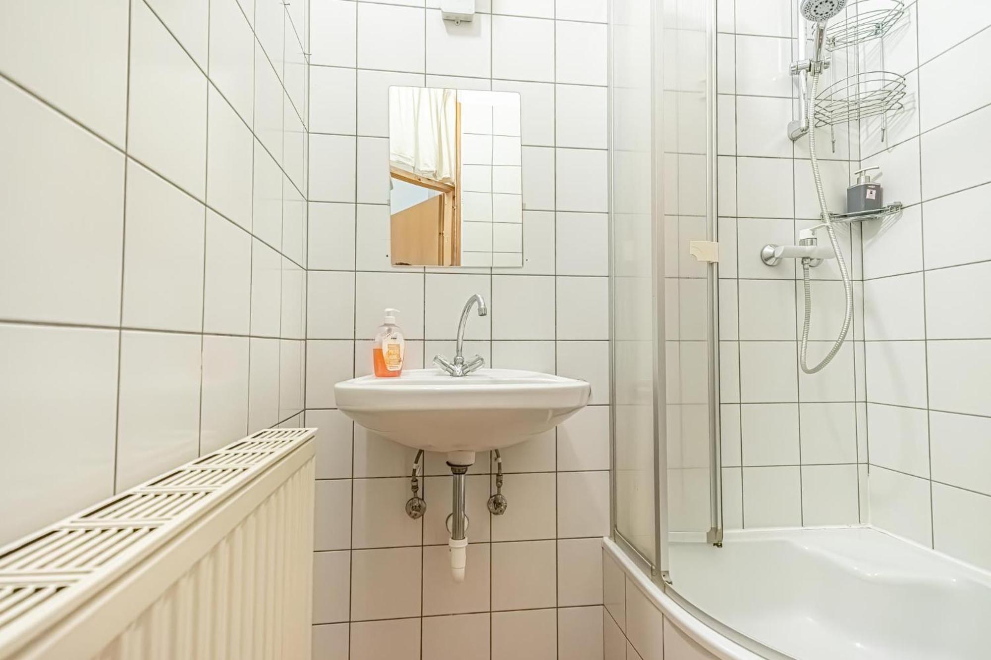 Simple Apartment Near Wiener Stadthalle エクステリア 写真