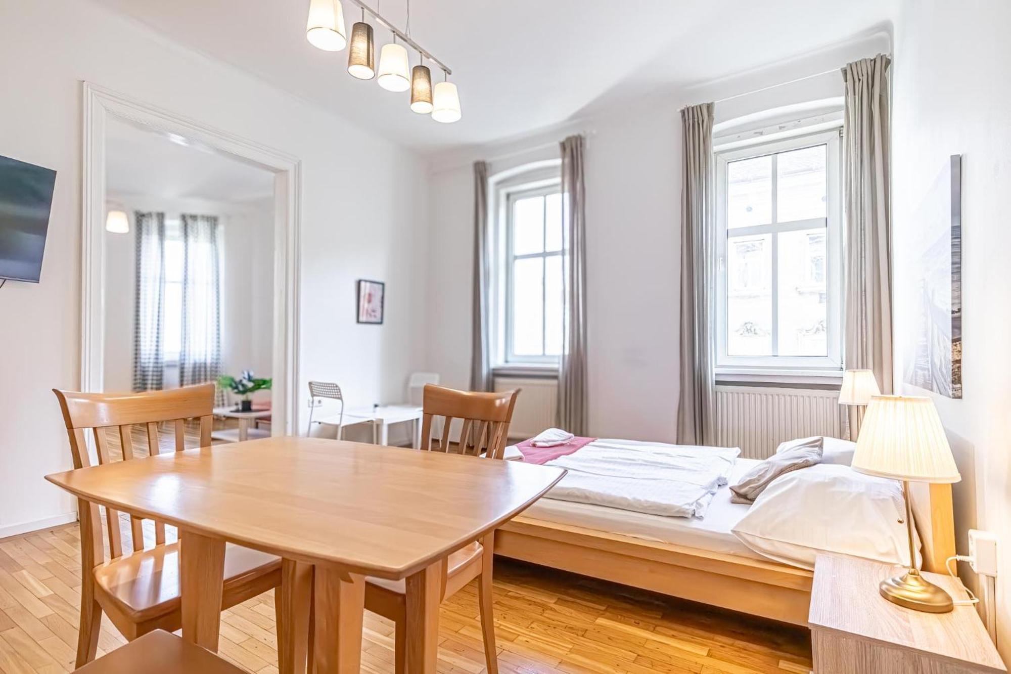 Simple Apartment Near Wiener Stadthalle エクステリア 写真