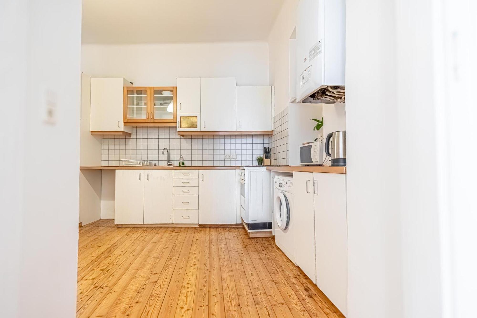 Simple Apartment Near Wiener Stadthalle エクステリア 写真